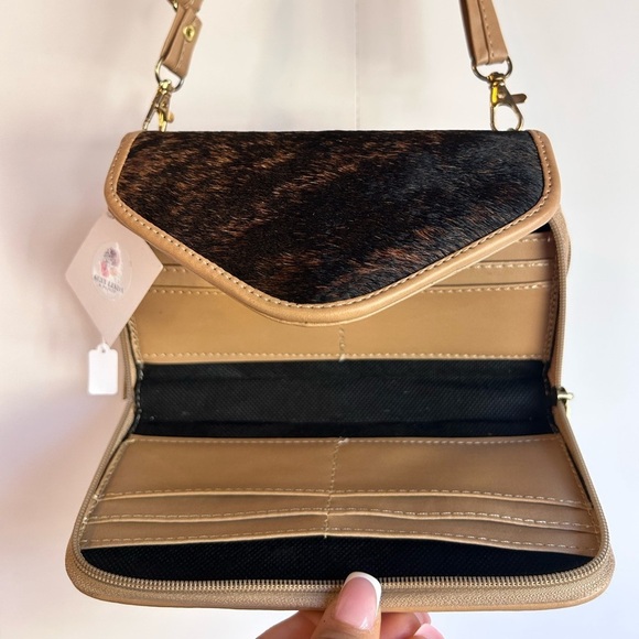 Cowhide Crossbody Wallet- hand-Tooled Mexican Hand Bag- Cowhide - Leather (B) - Picture 8 of 11